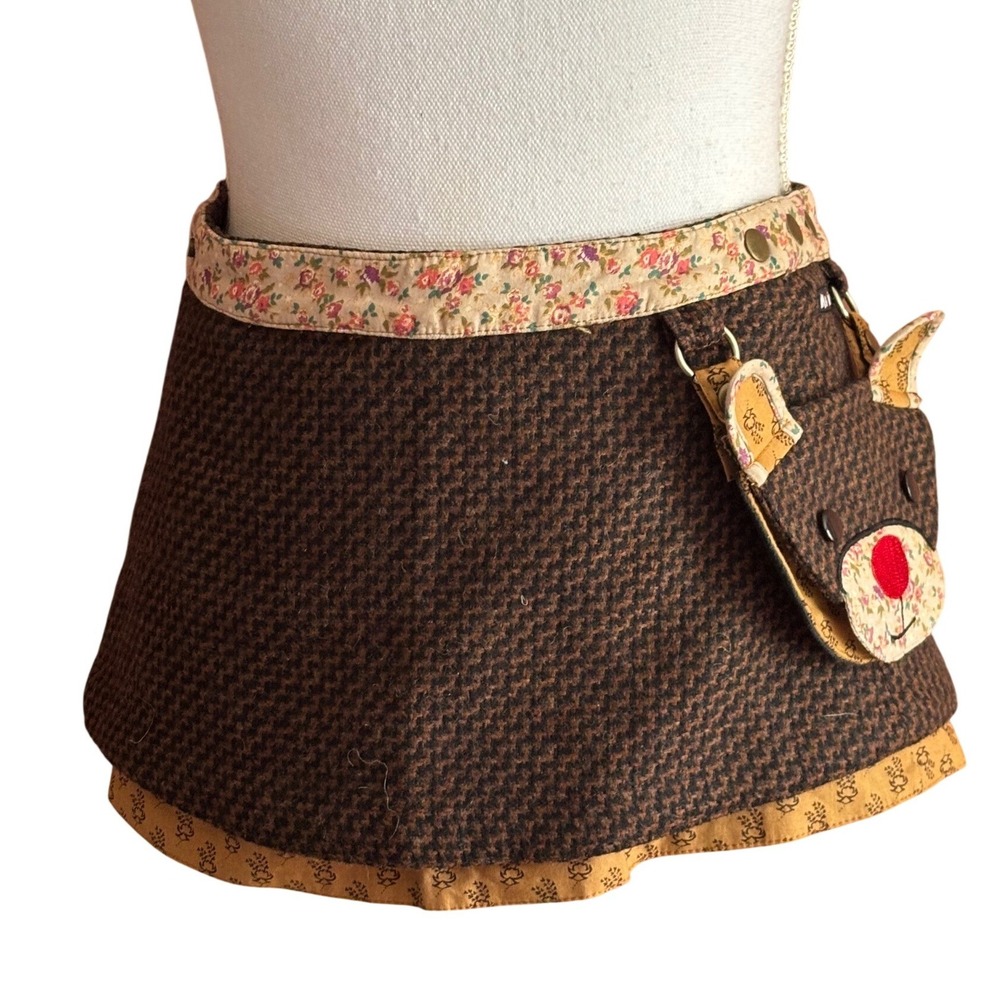 Moshiki Hot Cookie Reversible Wrap Mini Skirt Houndstooth Bear Pouch Snap